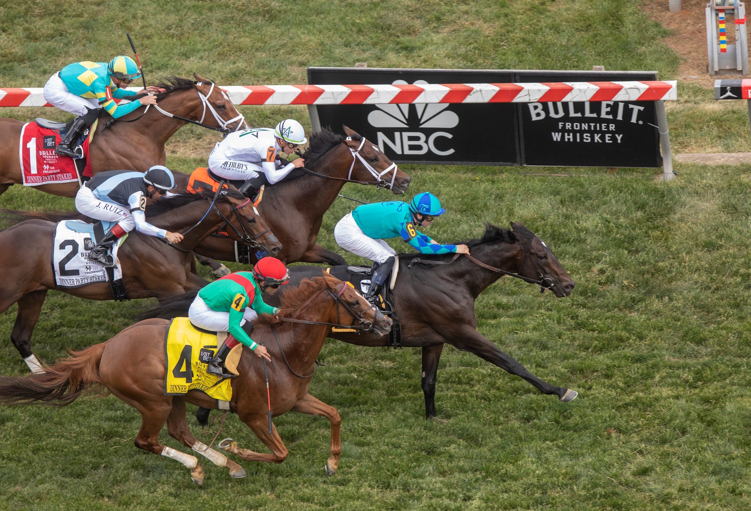 Never Explain sets Pimlico track record in stakes debut